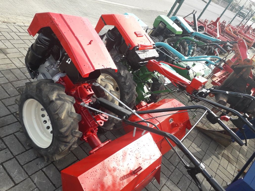 Varios motocultivadores a gasoleo com frese