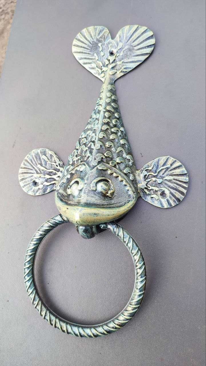Дверна ручка Риба