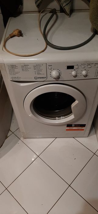 Pralka indesit uszkodzona