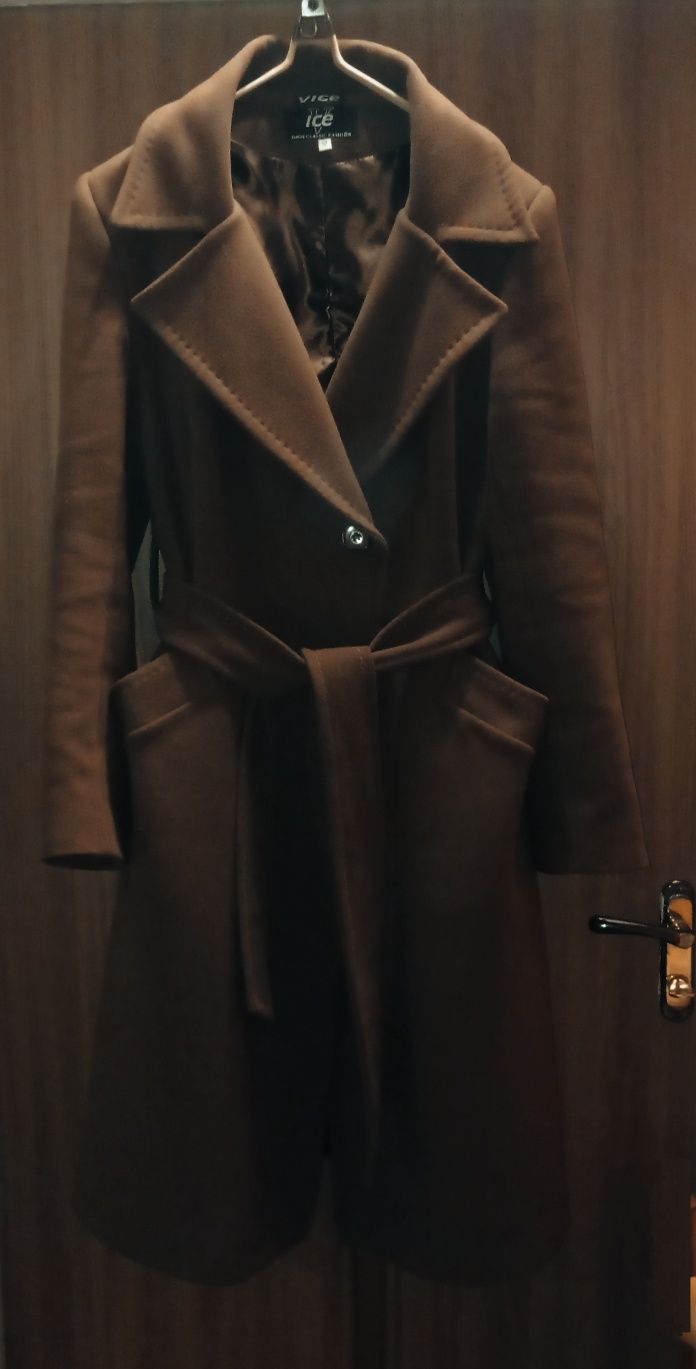 Пальто жіноче, кашемірове, з кішенями, на підкладі