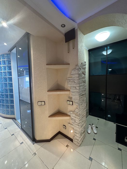 1-к на Ентузіастів