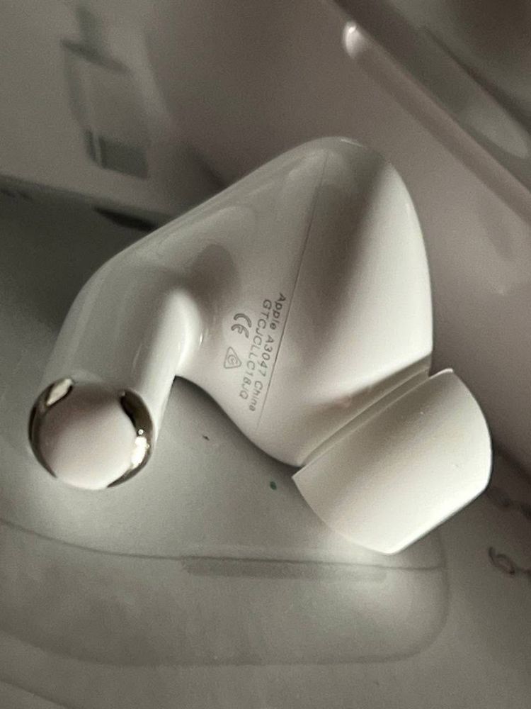AirPods Pro Apple