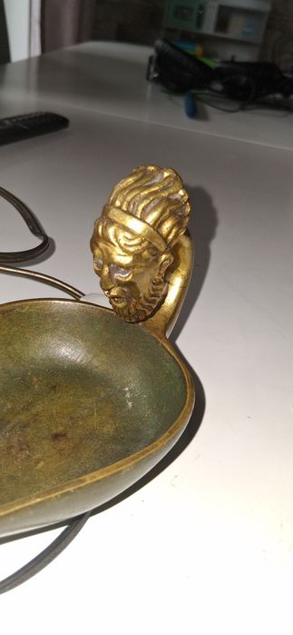 Lampka mosiężna z żarówka