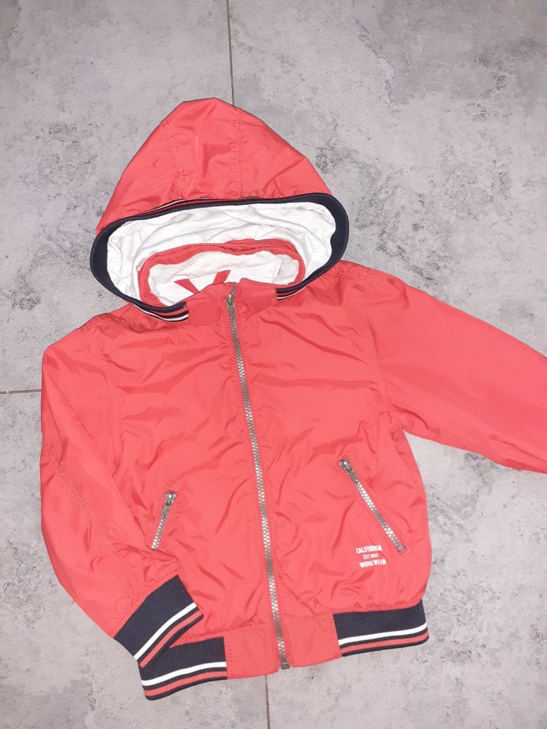 Kurtka na wiosnę H&M 104 czerwona