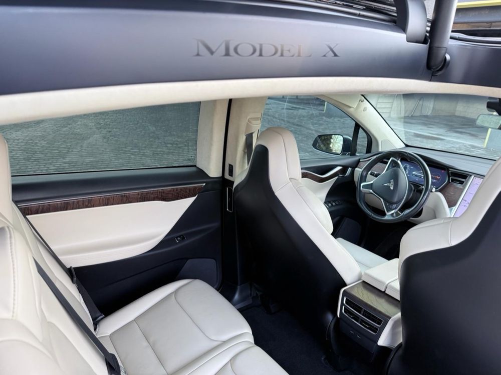 Продам Tesla Model X