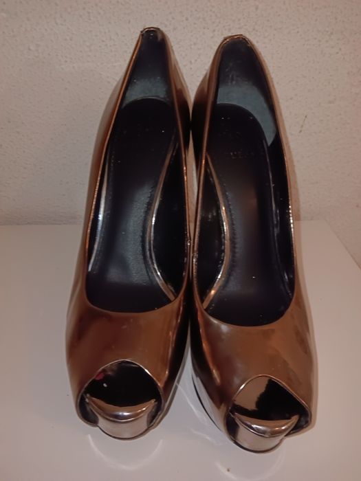 Belo sapato de festa