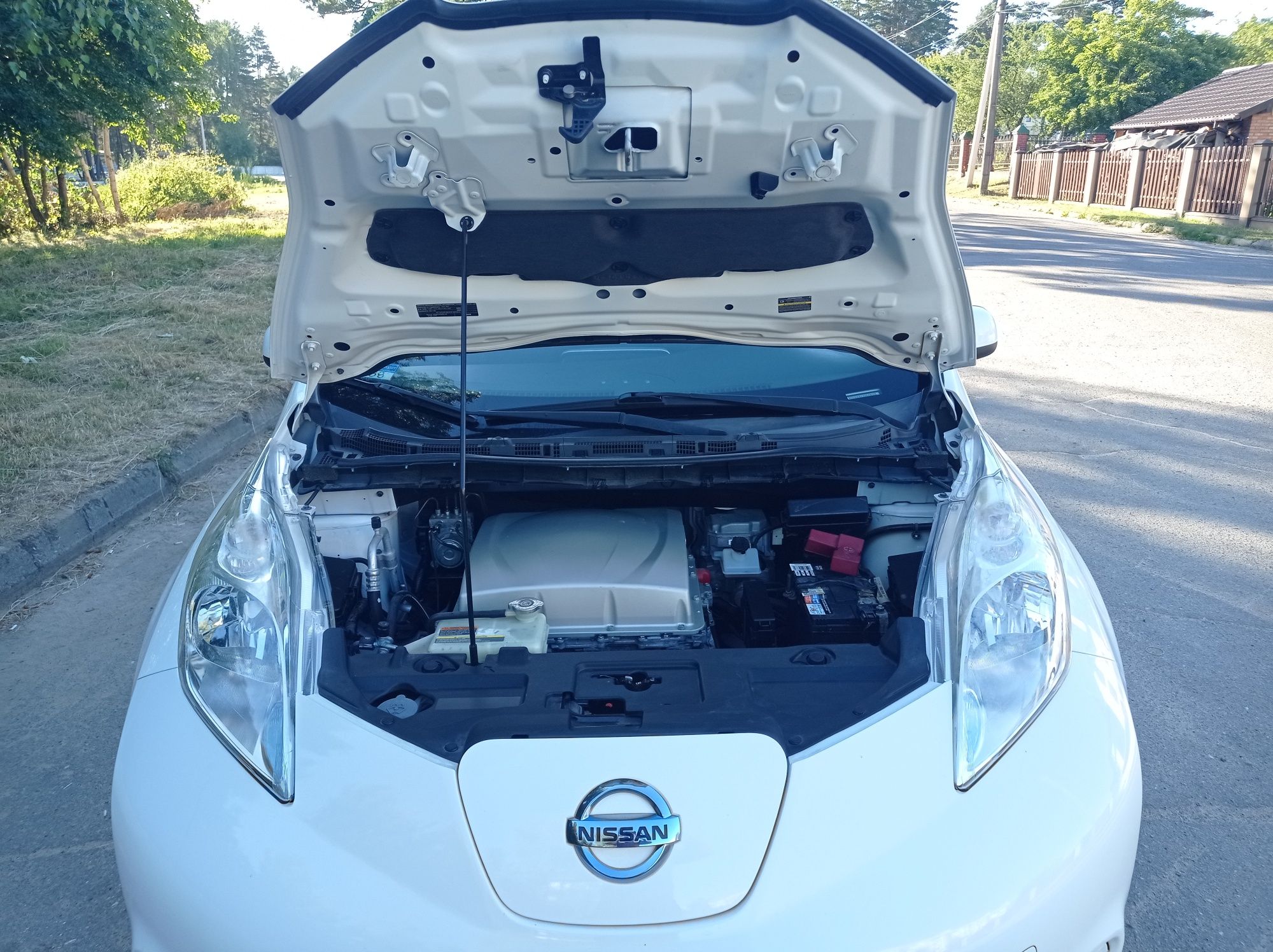 Продам Nissan leaf 30кв