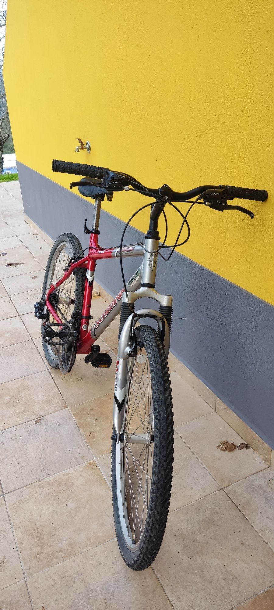 Bicicleta Schwinn frontter