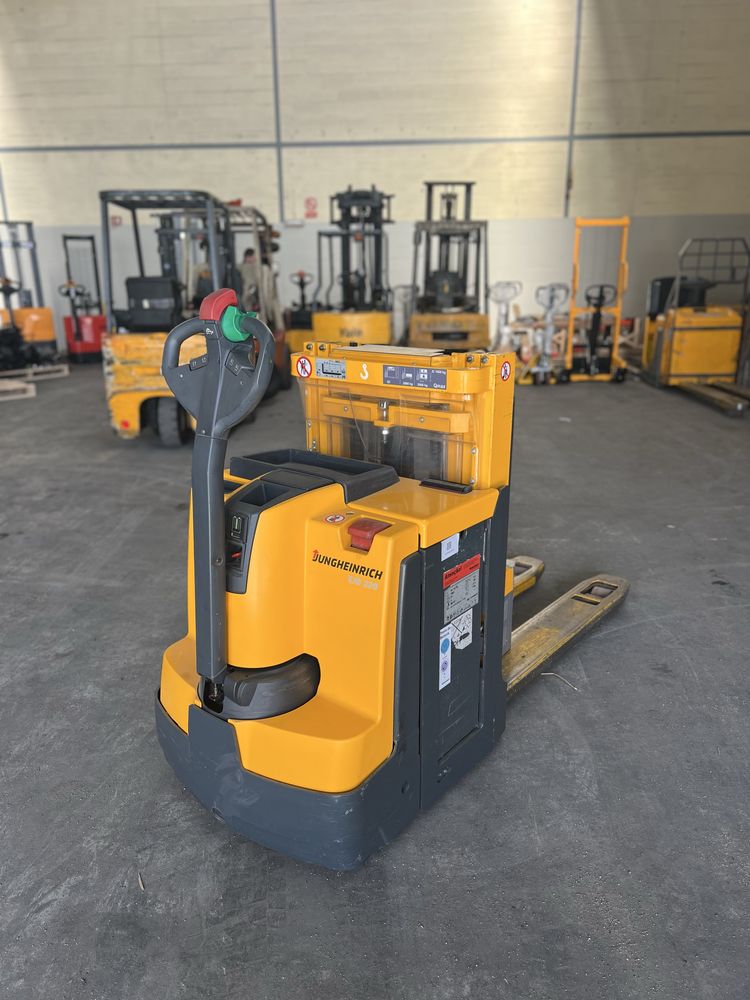 Stacker Elétrico Triplex 2000kg