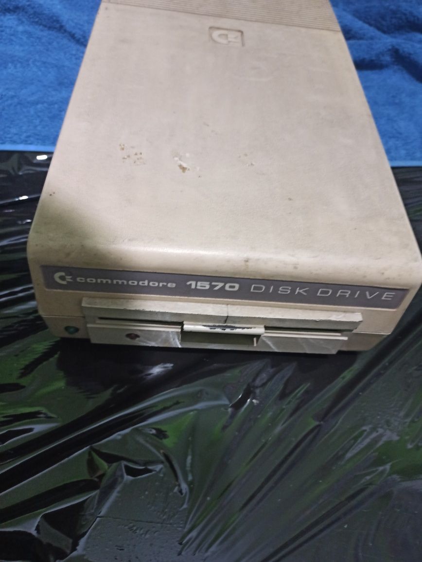 Disk Drive 1570 stacja dyskietek Commodore
