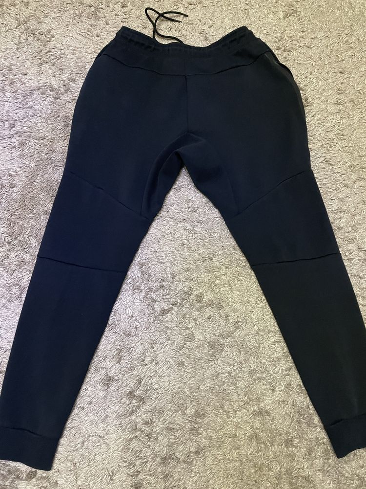 Штаны Nike Tech Fleece