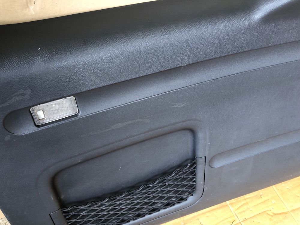 Tapicerka klapy bagażnika Toyota Rav4 III 05- boczek