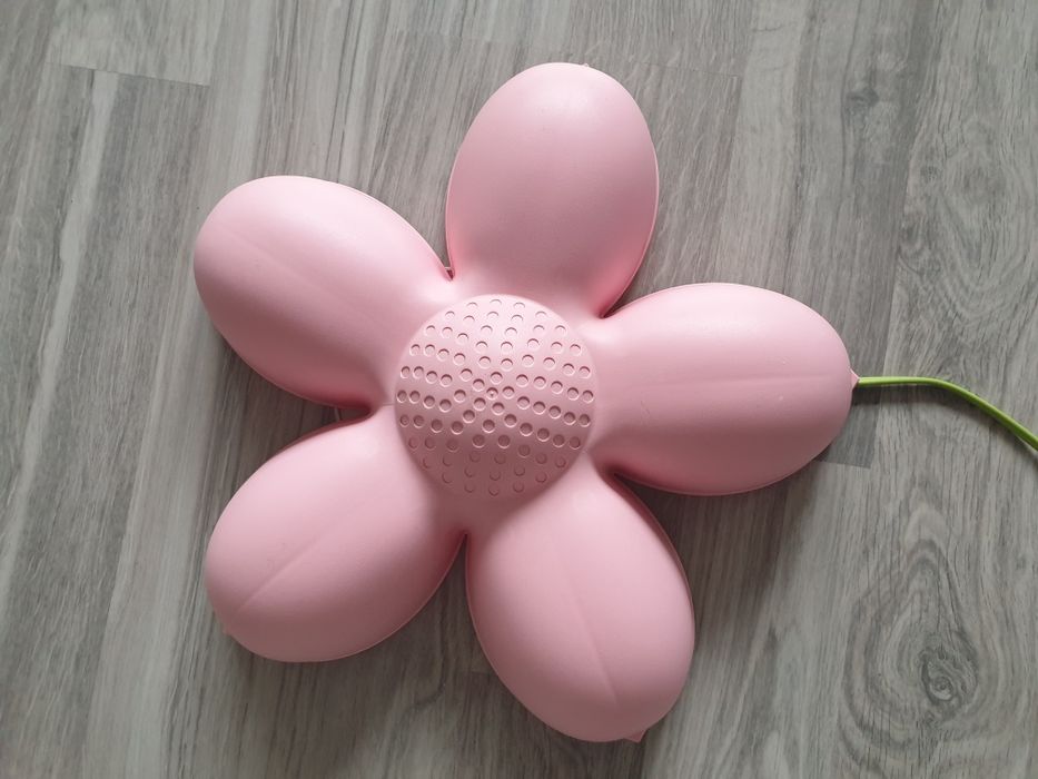 Długi kabel Ikea Lampka Ścienna Smila Blomma Różowy Kwiatek