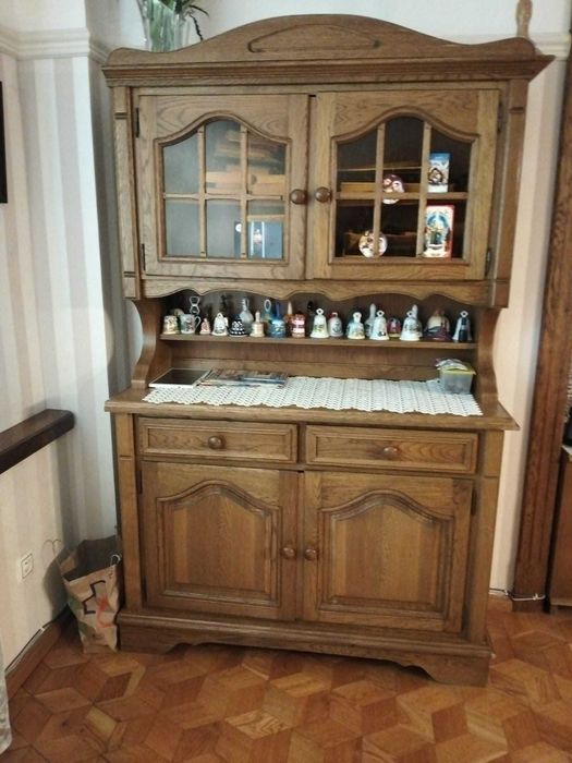 Komoda dębowa z nadstawką – solidna, klasyczna