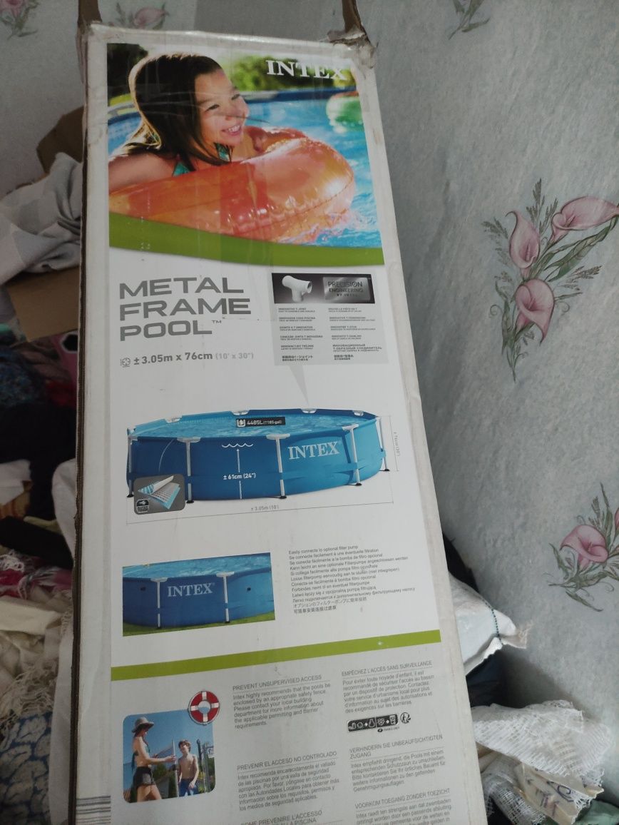 Басейн сімейний каркасний круглий Intex metal Frame pool305х305х76 см