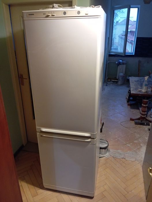 Lodówko-zamrażarka Siemens.