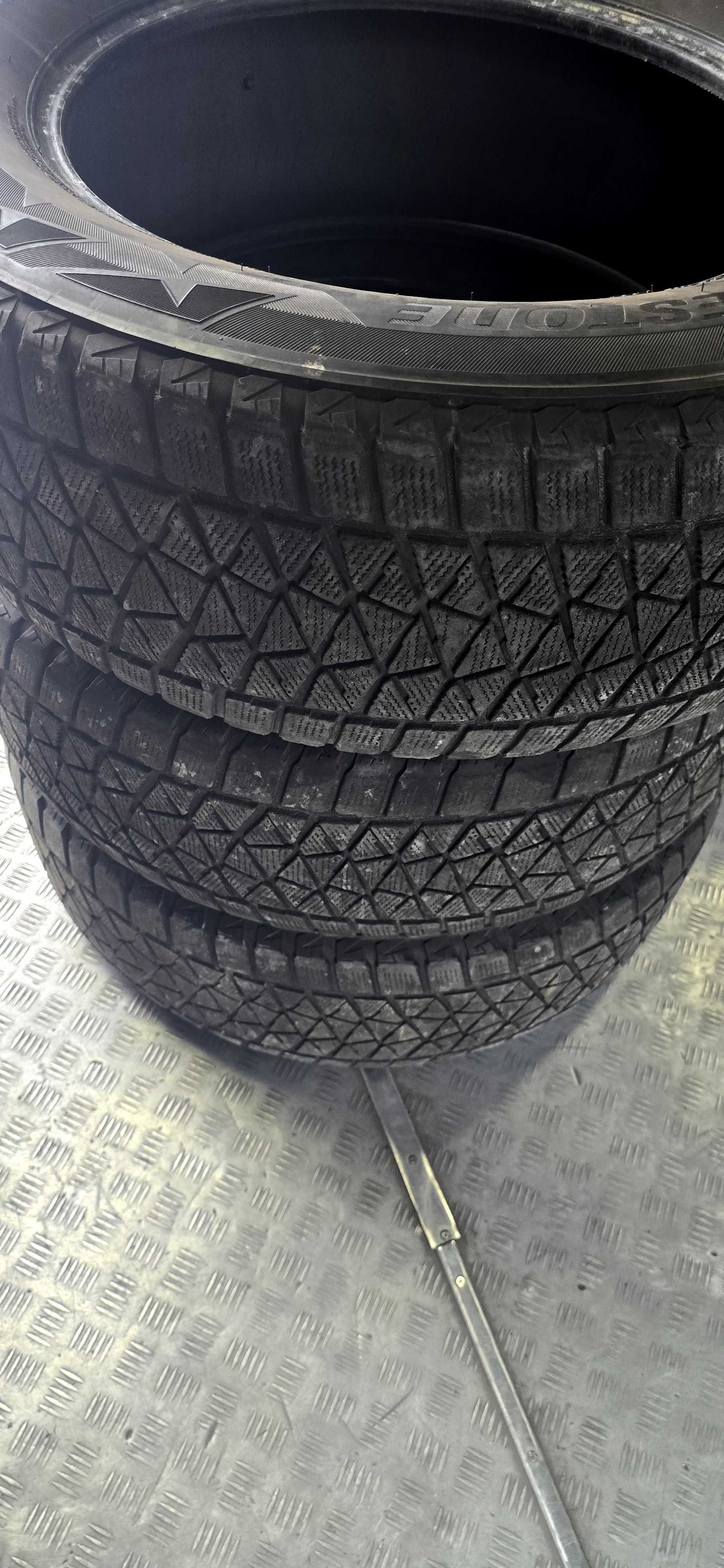 Briddgestone blizzak  dm-v2 4 штуки
