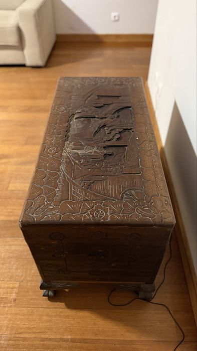 Baú De Canfora Para Decoração De Antiquário