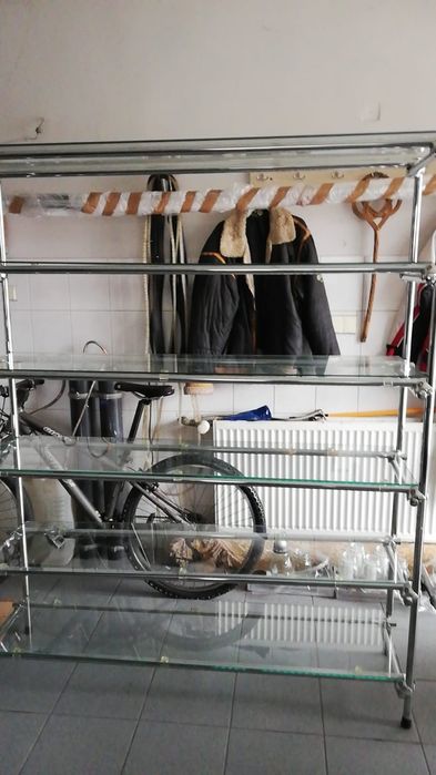 Elegancki szklany  regal