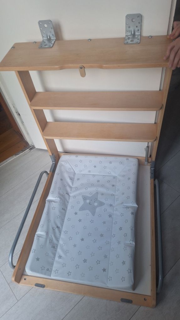 Przewijak ścienny