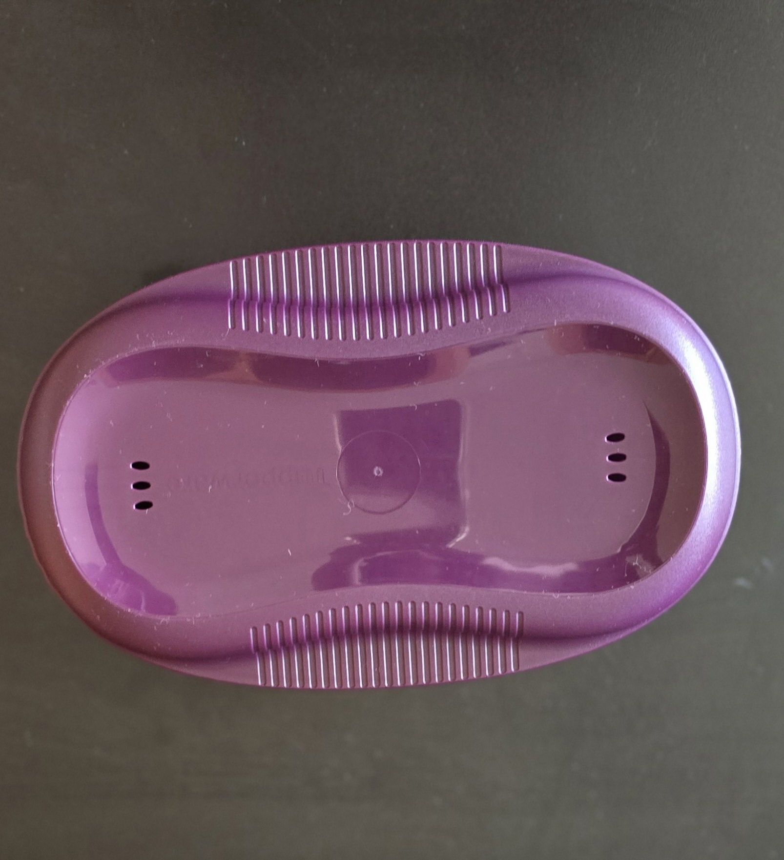 Pojemnik tupperware na jajka w mikrofalówce