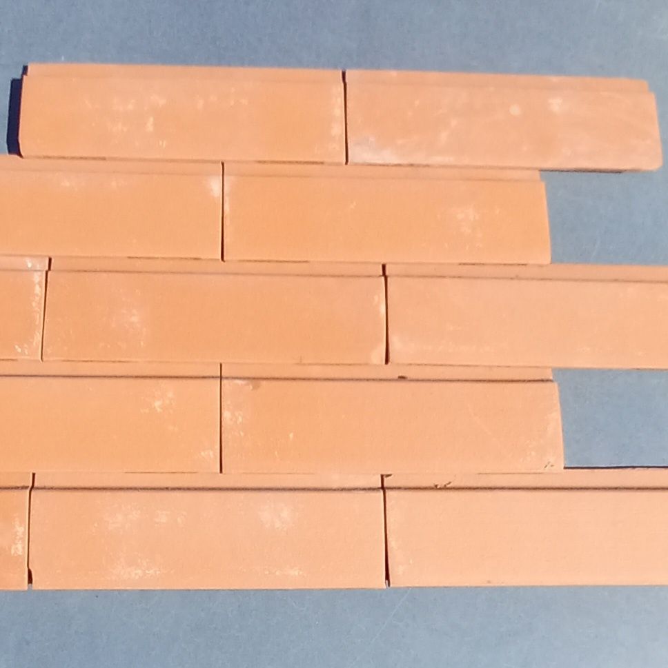 Azulejos como mostro nas fotos tenho vários m2