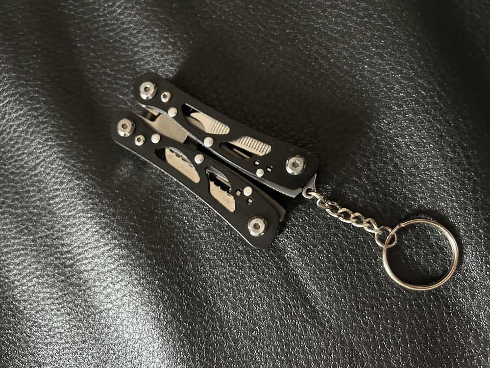 Multitool czarno srebrny Nowy