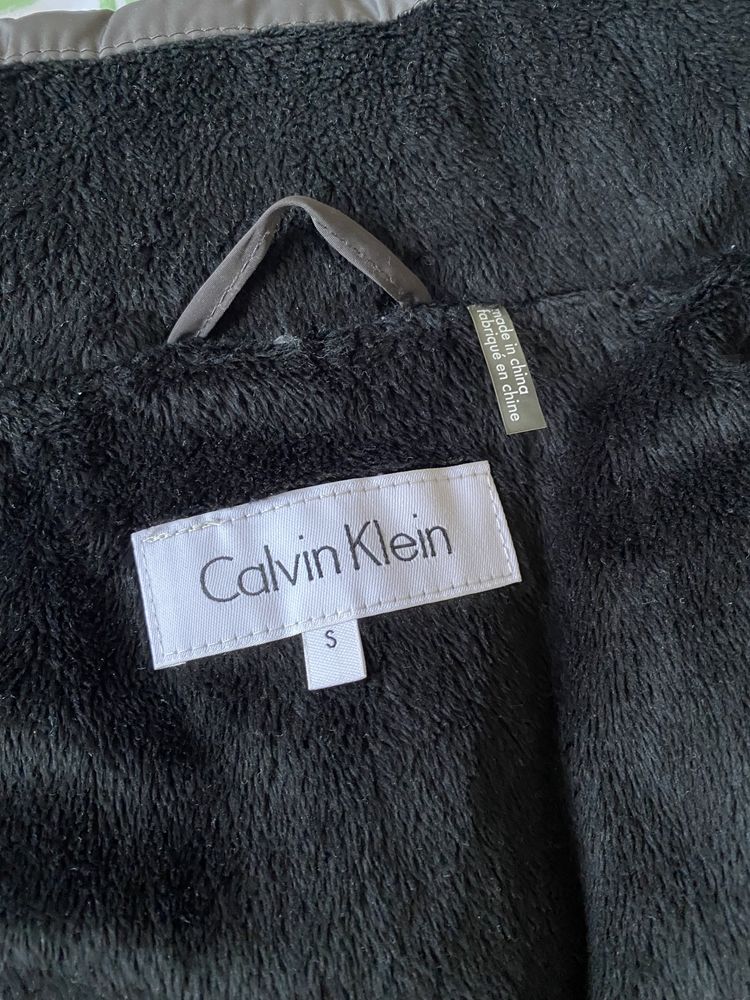 Szara puchowa kurtka damska calvin klein rozmiar s jesień zima