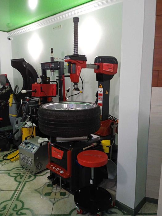 Шиномонтажний верстат