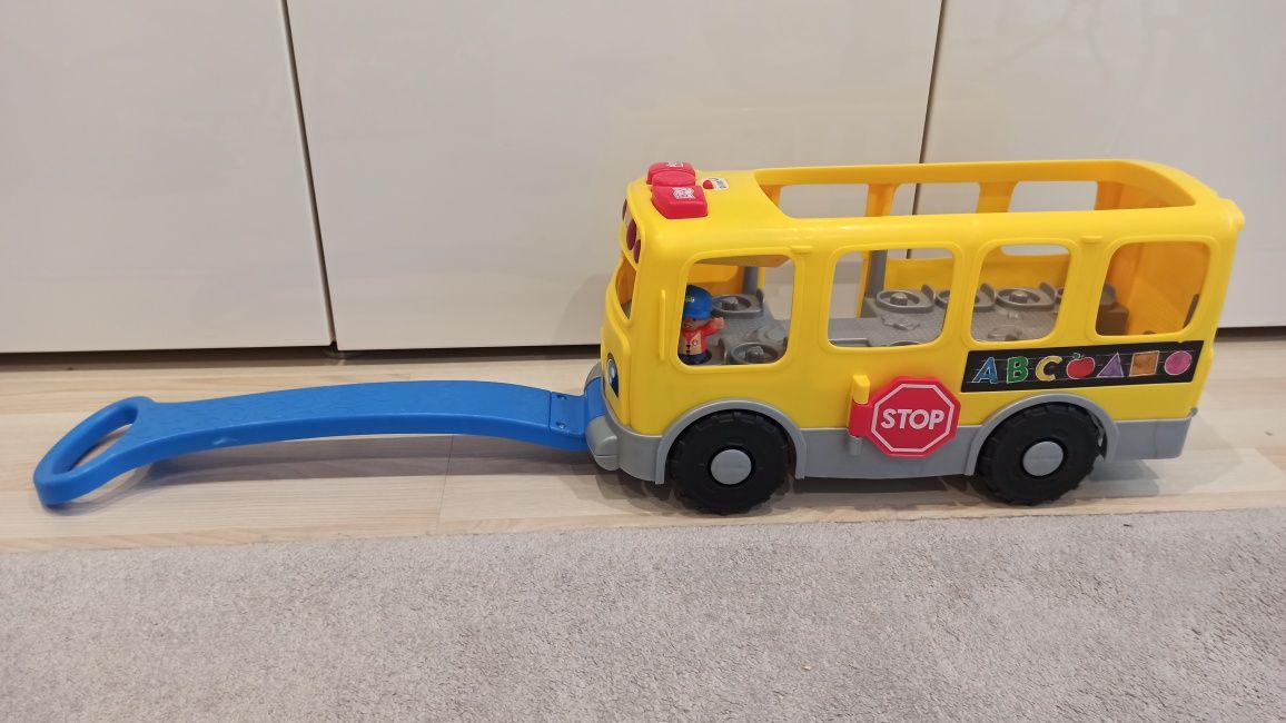 Grający autobus Fisher price.