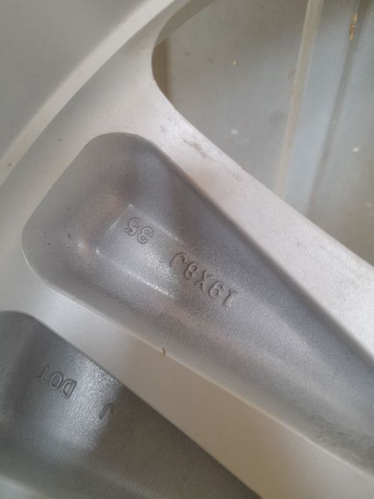 Диск Lexus OEM 4261150510 8x19 5x120 ET35 DIA60,1 (silver) Б/У