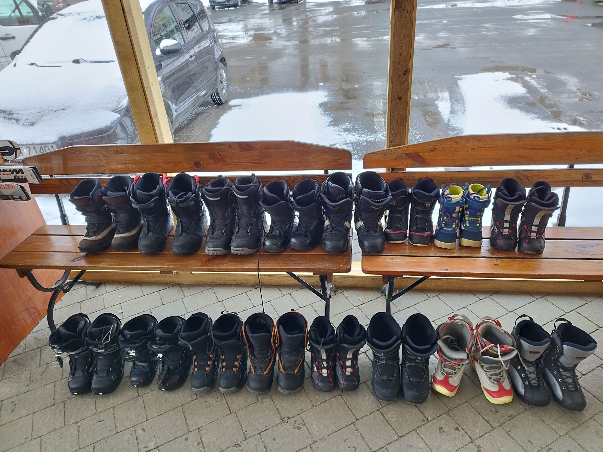 Sprzedam narty deski snowboardowe buty kaski
