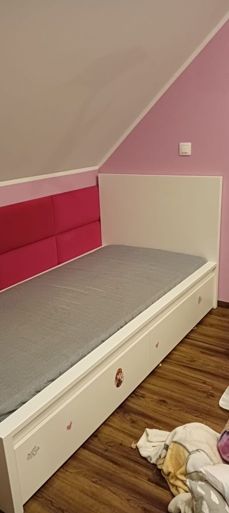 Łóżko jednoosobowe dla dziecka