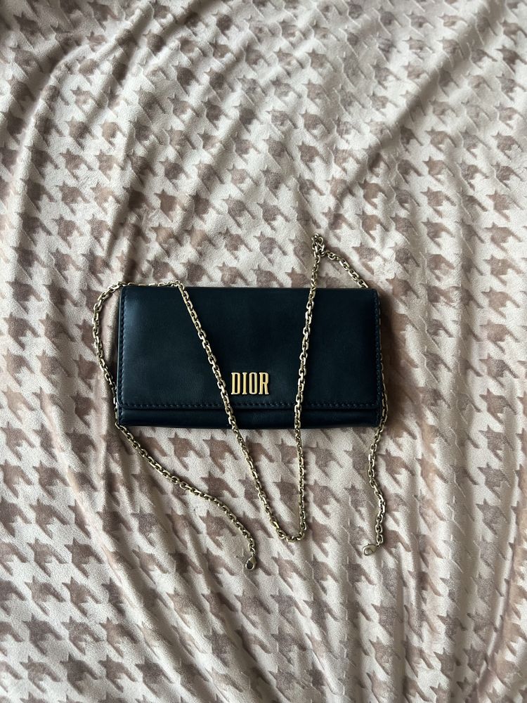 Продам Dior сумку клатч