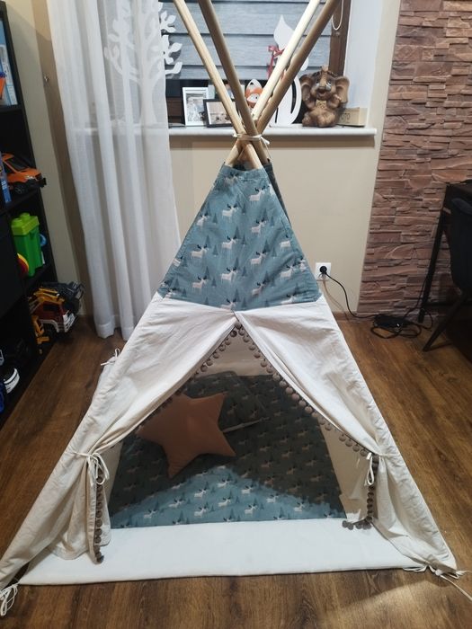 Namiot tipi w łosie