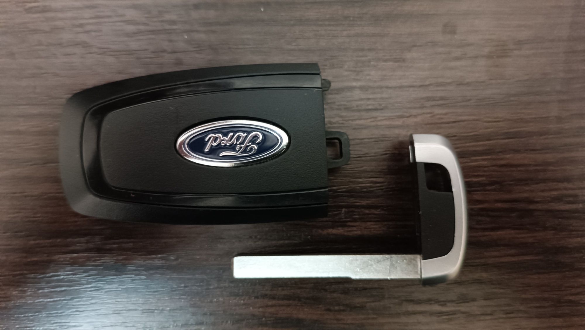 Продам оригинальный ключ Ford Fusion Focus Edge Escape