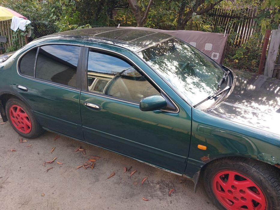 Автомобіль Nissan Maxima 1998