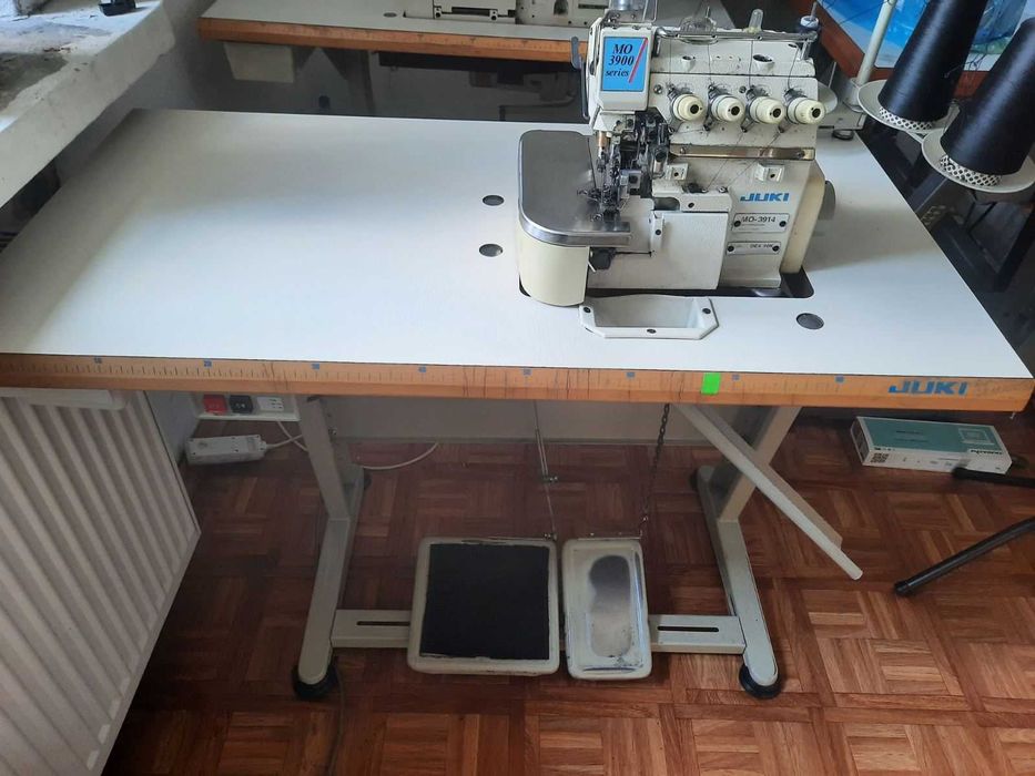 Overlock  4-nitkowy  Juki MO-3914 SILNIK SERVO 230