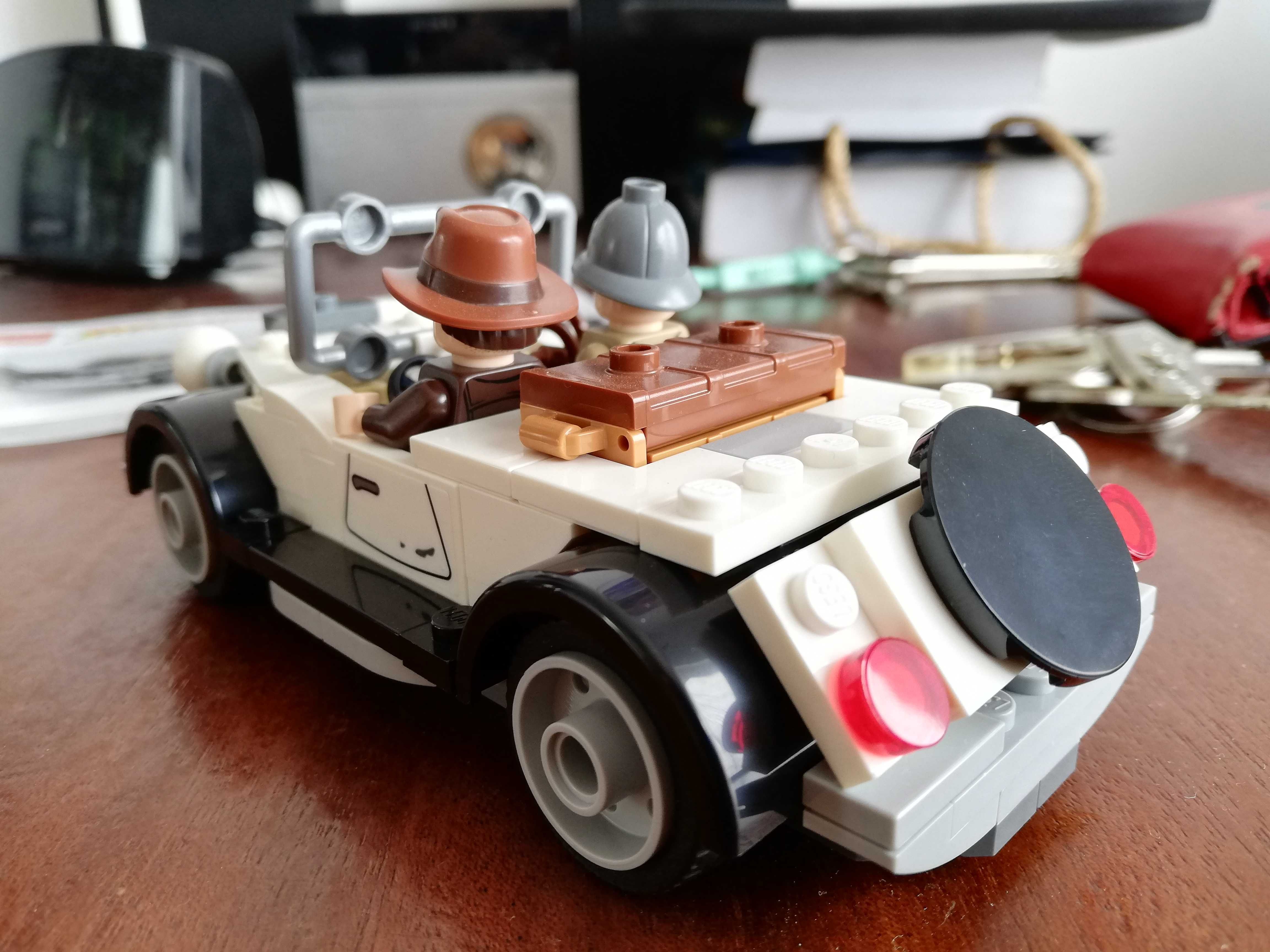 Lego Indiana Jones - Carro e minifiguras