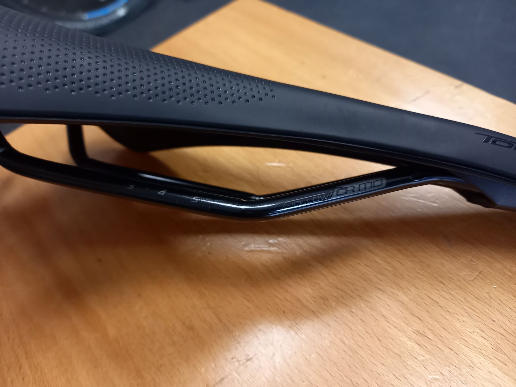Siodełko Specialized Toupe Cro-mo 143mm  z nowego roweru!