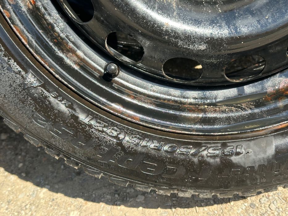 Резина Зимова Hankook 195/50 Диски 4*114.3 Mitshubishi Mazda Kia R15