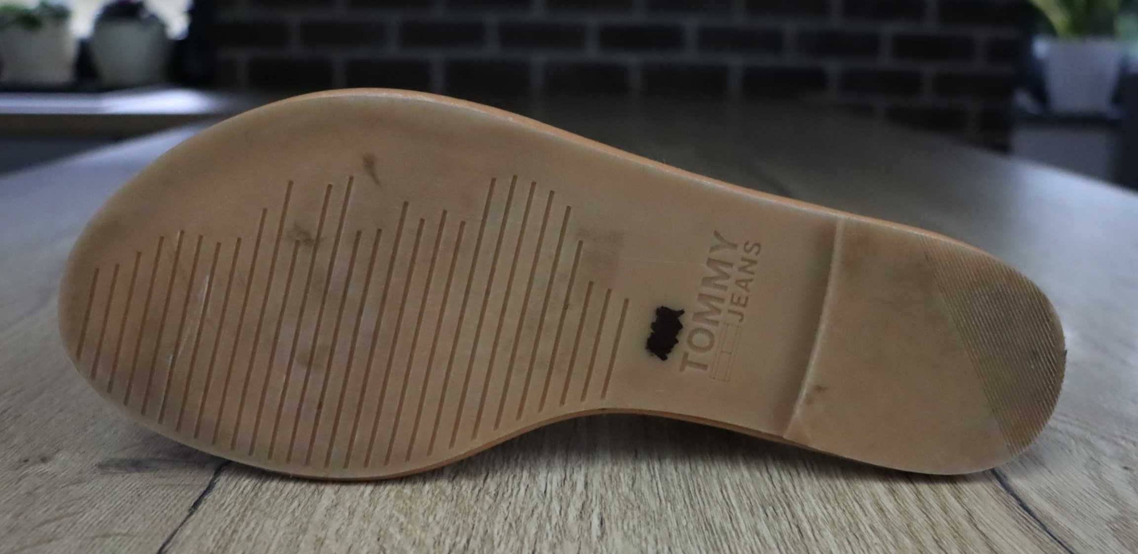 Tommy Jeans delikatne damskie sandały 39 (25 cm)