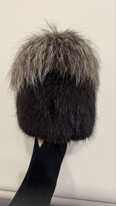 Норкова шапка з чорнобуркою