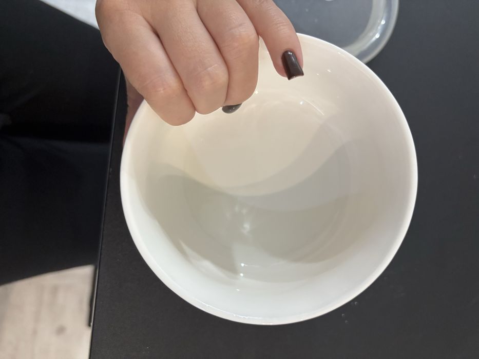 Рожева миска судочок з кришкою керамічна