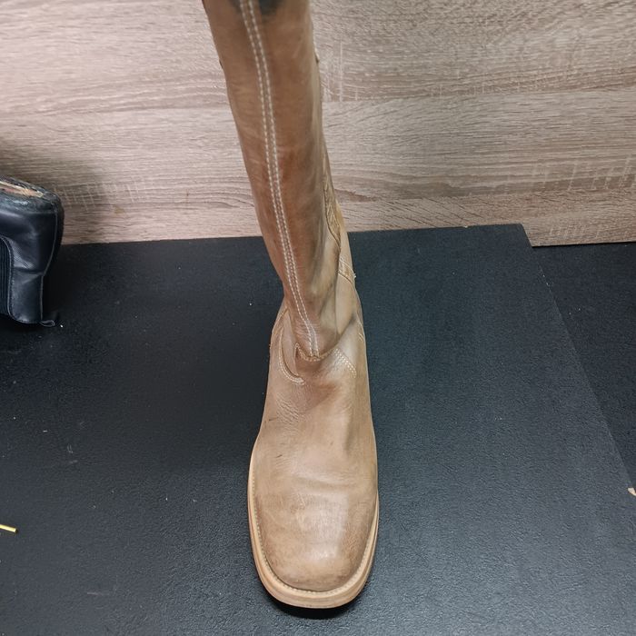 Чоботи жіночі шкіряні