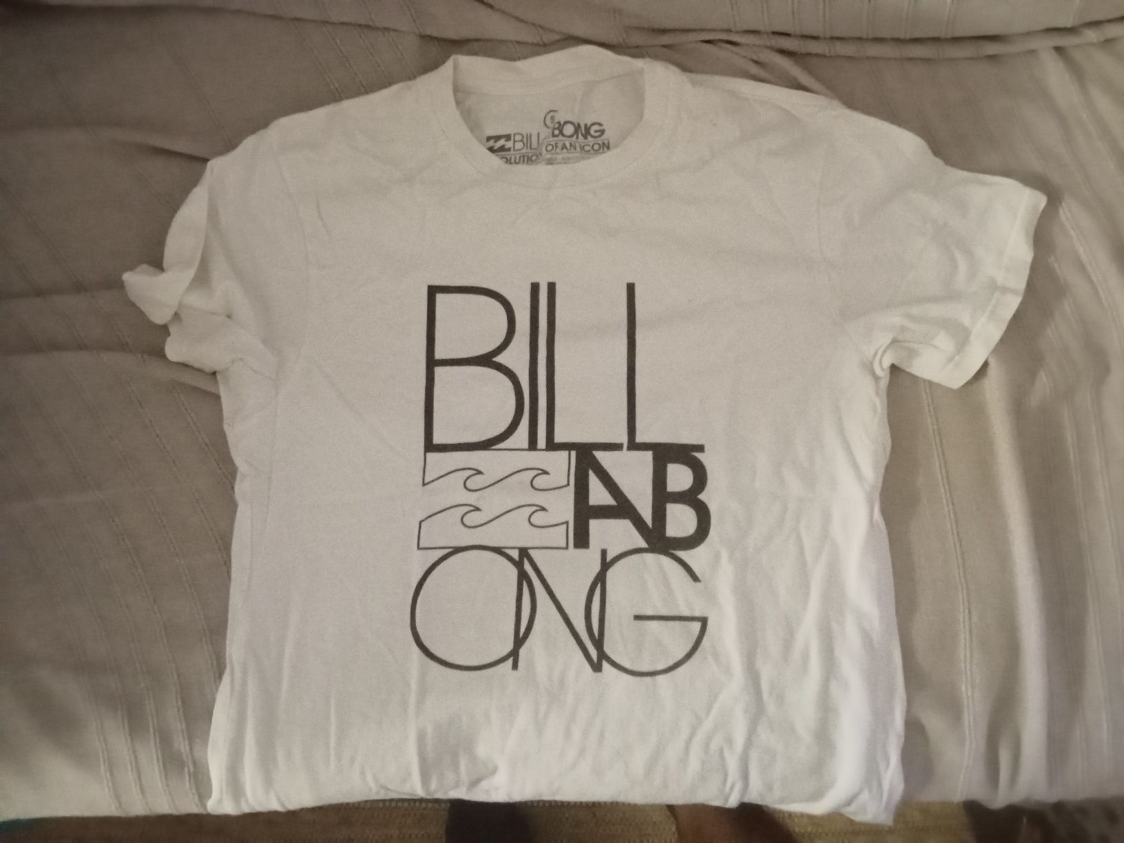 T-shirt branca billabong
