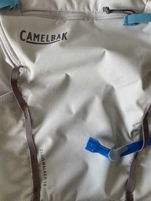Mochila Camelbak Cloudwalker 18 litros + reservatório crux 2,5 litros