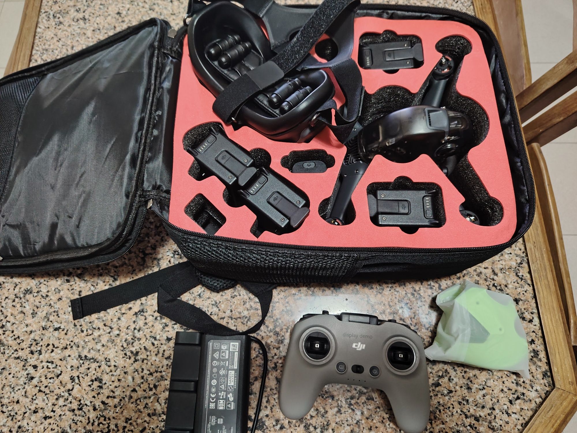 Djii FPv combo 4 baterias. Como novo completo.