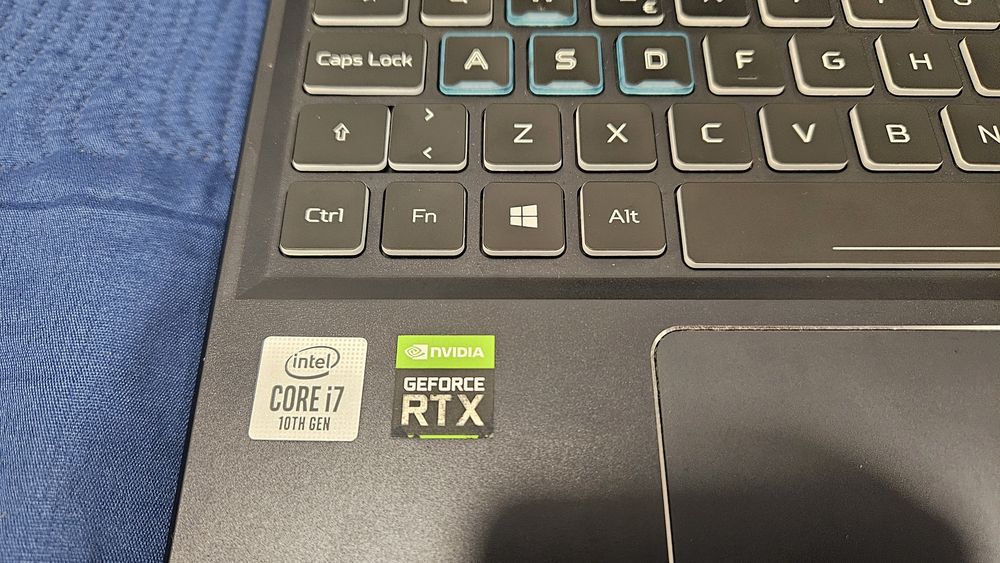 Portátil Acer Predator Helios 300