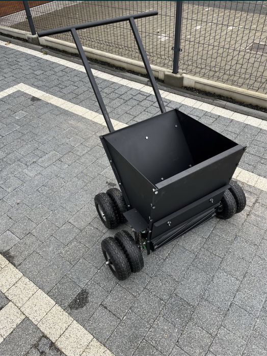 Wynajem walec ogrodowy, niwelator terenu, posypywarka do ziemi piasku